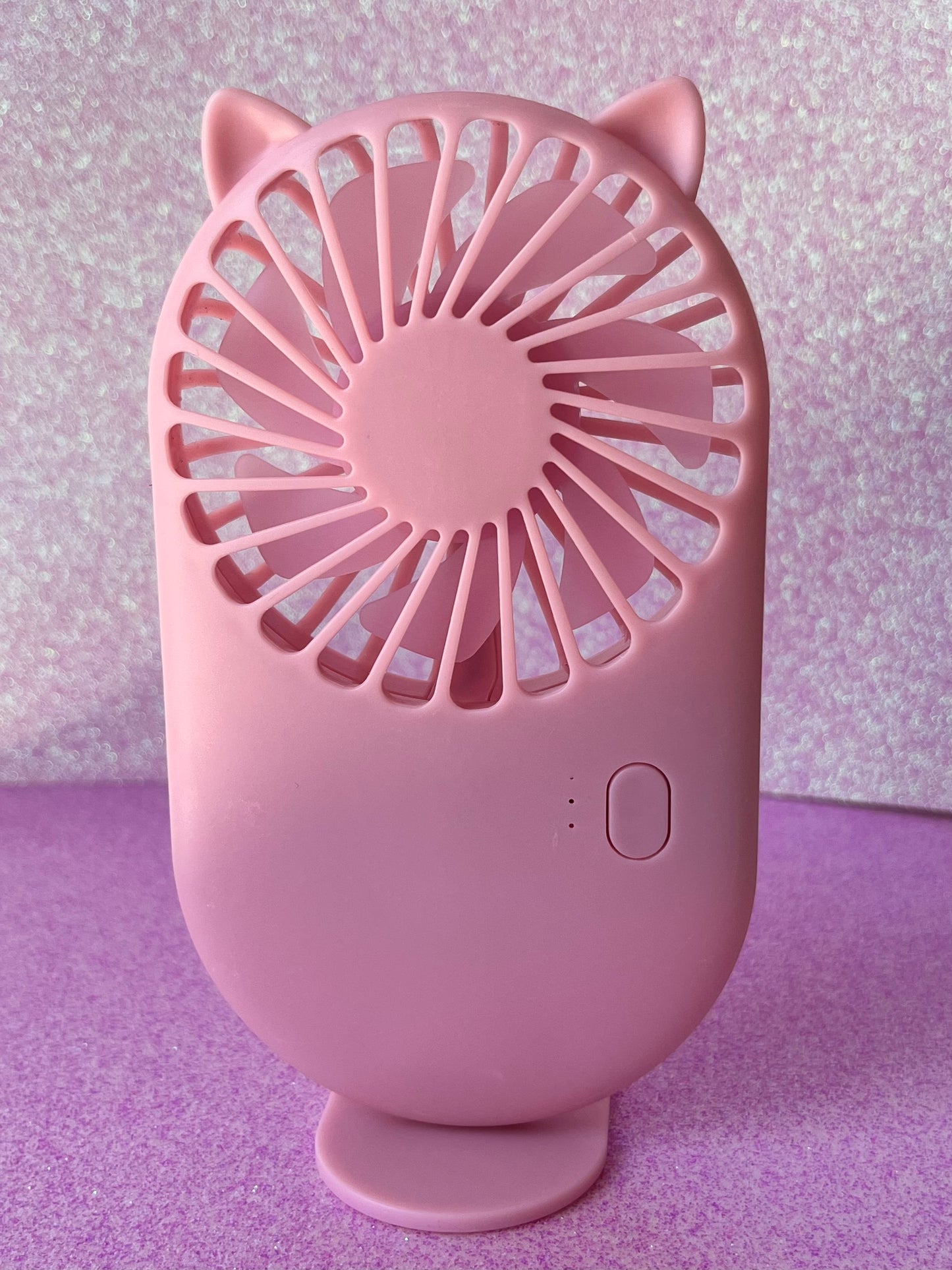 Cutesy lash fan