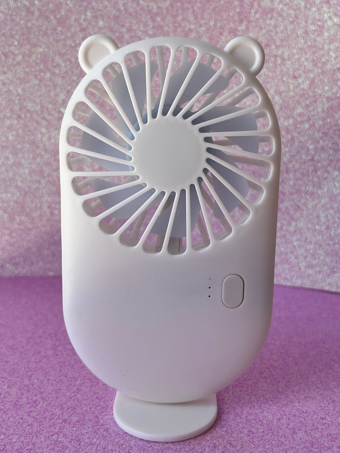 Cutesy lash fan