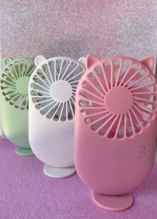 Cutesy lash fan